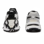 ⁦Lacoste L003 2K24 Trainers Grey Silver Black⁩ – תמונה ⁦4⁩