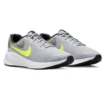 ⁦Nike Revolution 7 Wolf Grey Volt⁩ – תמונה ⁦2⁩