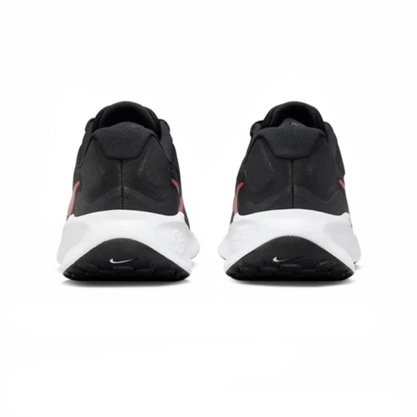 ⁦Nike Revolution 7 Black University Red⁩ – תמונה ⁦3⁩