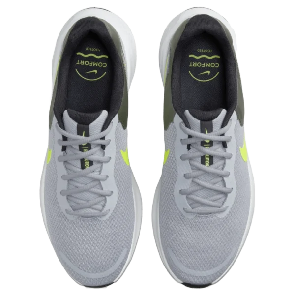 ⁦Nike Revolution 7 Wolf Grey Volt⁩ – תמונה ⁦4⁩