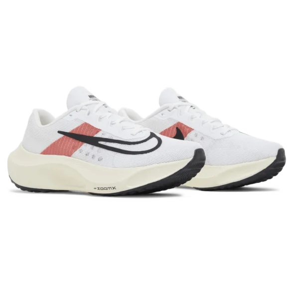 ⁦Nike Zoom Fly 5 "Eliud Kipchoge" White Chile Red Coconut Milk⁩ – תמונה ⁦2⁩