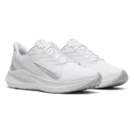 ⁦Nike Air Zoom Winflo 7 Pure Platinum Metallic Silver⁩ – תמונה ⁦2⁩