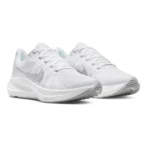 ⁦Nike Zoom Winflo 8 Summit White Metallic Silver⁩ – תמונה ⁦2⁩