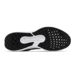 ⁦Nike Winflo 11 Black White⁩ – תמונה ⁦4⁩