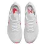 ⁦Nike Zoom Fly 4 Platinum Tint Siren Red⁩ – תמונה ⁦4⁩