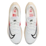 ⁦Nike Zoom Fly 5 "Eliud Kipchoge" White Chile Red Coconut Milk⁩ – תמונה ⁦4⁩