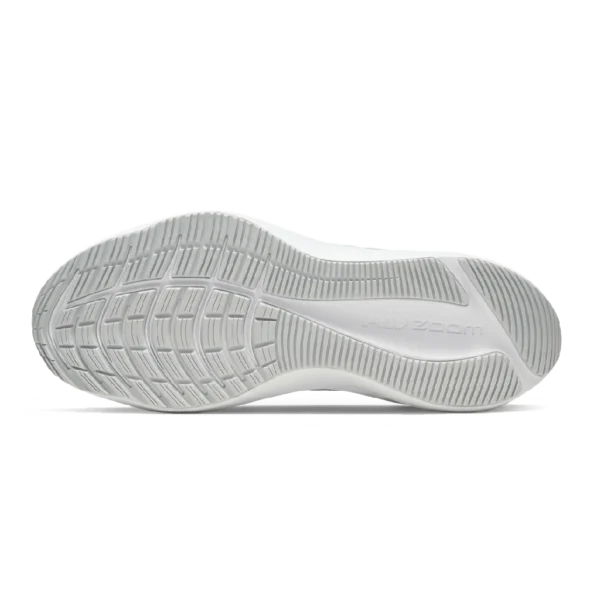 ⁦Nike Air Zoom Winflo 7 Pure Platinum Metallic Silver⁩ – תמונה ⁦5⁩