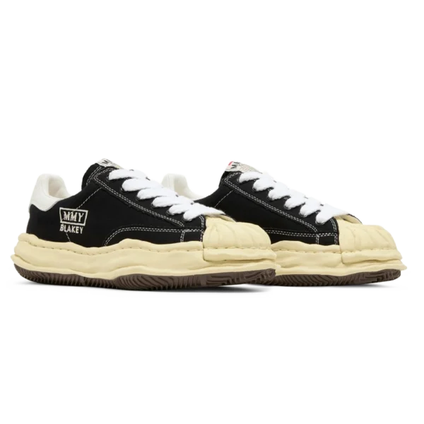 ⁦Maison Mihara Yasuhiro Blakey OG Sole Vintage Canvas Low Sneakers Black⁩ – תמונה ⁦2⁩
