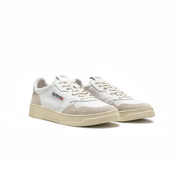 ⁦Autry Medalist Low Sneakers All White Leather⁩ – תמונה ⁦2⁩