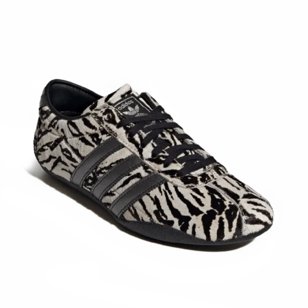 ⁦Adidas Tokyo Shoes Off White Core Black Wonder White⁩ – תמונה ⁦2⁩