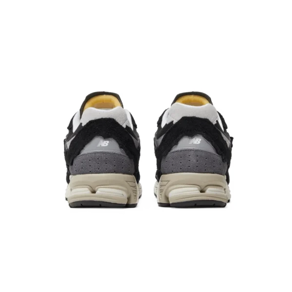 ⁦New Balance 2002R "Protection Pack" Black Grey⁩ – תמונה ⁦3⁩