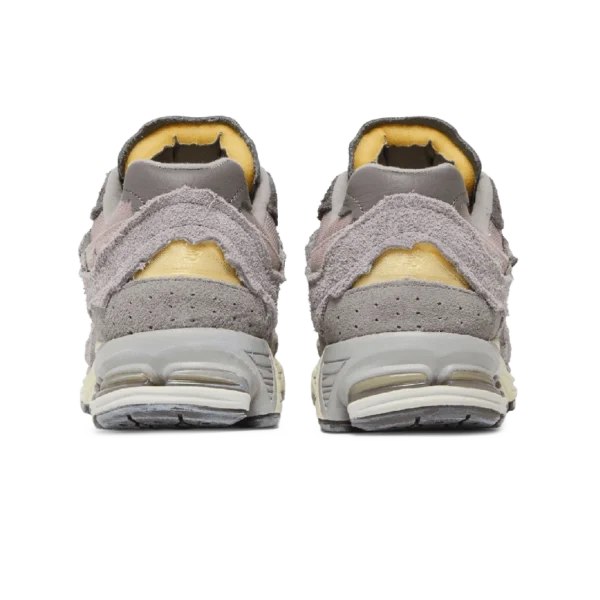 ⁦New Balance 2002R "Protection Pack“ Lunar New Year⁩ – תמונה ⁦3⁩