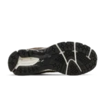 ⁦New Balance 2002R Mushroom Black White⁩ – תמונה ⁦4⁩