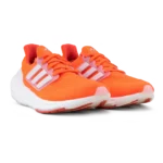 ⁦Adidas Ultraboost Light Solar Red White⁩ – תמונה ⁦2⁩