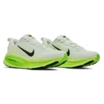 ⁦Nike Vomero 18 Electric Green Volt Black⁩ – תמונה ⁦2⁩