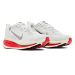 ⁦Nike Vomero 18 Platinum Tint Siren Red⁩ – תמונה ⁦2⁩