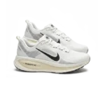 ⁦Nike Vomero 18 Summit White Coconut Milk Black⁩ – תמונה ⁦2⁩