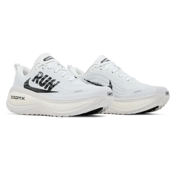 ⁦Nike Vomero Plus Reverse Swoosh White Sail Black⁩ – תמונה ⁦2⁩