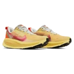 ⁦Nike Vomero 18 "International Running Pack" Multi-Color Vivid Sulfur⁩ – תמונה ⁦2⁩