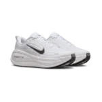 ⁦Nike Vomero Plus White Dark Smoke Grey Metallic⁩ – תמונה ⁦2⁩