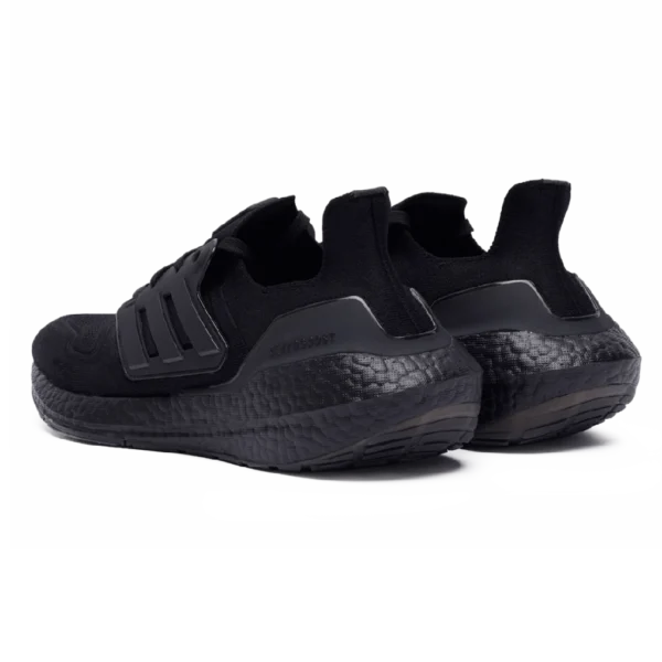 ⁦Adidas Ultraboost 22 Triple Black⁩ – תמונה ⁦3⁩