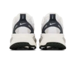 ⁦Nike Vomero 18 "Run Pack" Summit White College Grey Black⁩ – תמונה ⁦3⁩