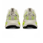 ⁦Nike Vomero 18 Phantom Light Wild Mango Volt⁩ – תמונה ⁦3⁩