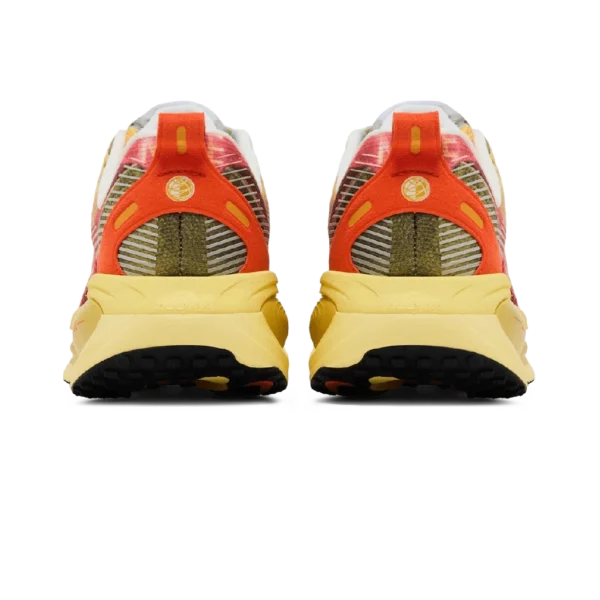 ⁦Nike Vomero 18 "International Running Pack" Multi-Color Vivid Sulfur⁩ – תמונה ⁦3⁩