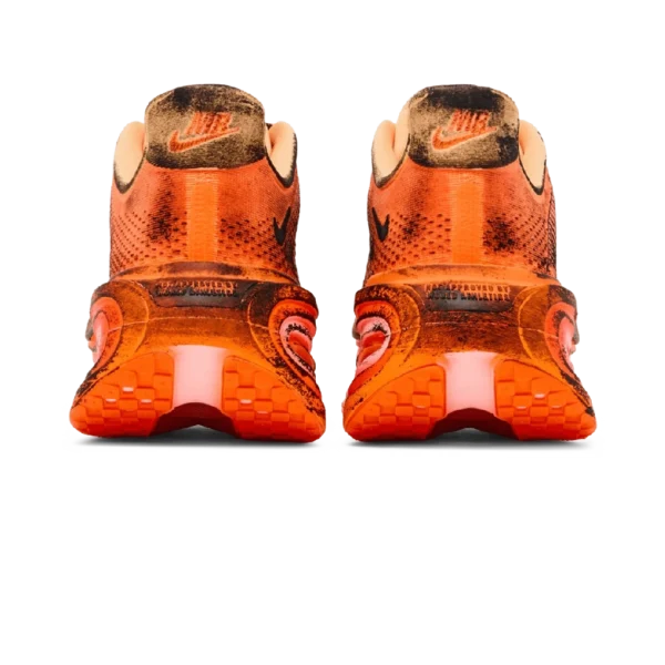 ⁦Nike Vomero Premium x Melitta Baumeister Total Orange Black⁩ – תמונה ⁦3⁩