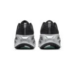 ⁦Nike Vomero Plus Anthracite Cannon White Reflect Silver⁩ – תמונה ⁦3⁩