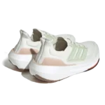 ⁦Adidas Ultraboost Light Non Dyed Wonder Taupe⁩ – תמונה ⁦3⁩