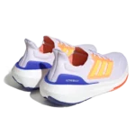 ⁦Adidas Ultraboost Light Cloud White Solar Gold Lucid Blue⁩ – תמונה ⁦3⁩