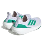 ⁦Adidas Ultraboost Light White Tint Court Green⁩ – תמונה ⁦3⁩