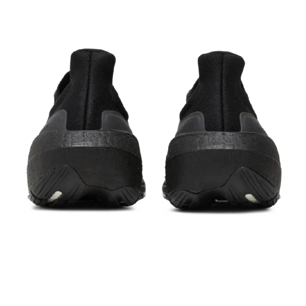 ⁦Adidas Ultraboost Light Triple Black⁩ – תמונה ⁦3⁩