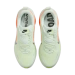 ⁦Nike Vomero 18 Barely Green Hyper Crimson⁩ – תמונה ⁦4⁩