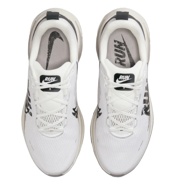 ⁦Nike Vomero 18 "Run Pack" Summit White College Grey Black⁩ – תמונה ⁦4⁩