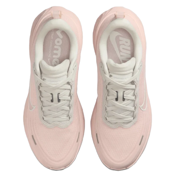 ⁦Nike Air Zoom Vomero Plus Silt Red Light Bone Metallic Silver⁩ – תמונה ⁦4⁩