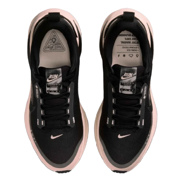 ⁦Nike Vomero 18 GORE-TEX Black Crimson Tint⁩ – תמונה ⁦4⁩