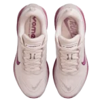 ⁦Nike Vomero Plus Silt Red Sweet Beet⁩ – תמונה ⁦4⁩