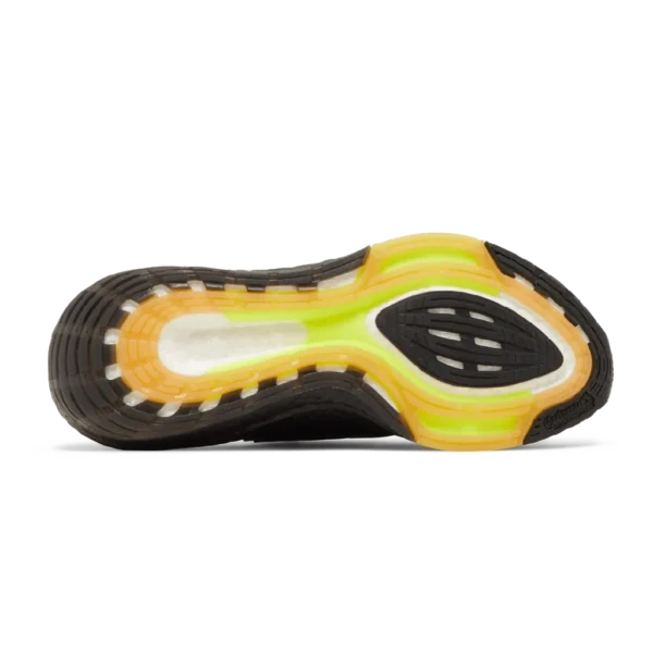 ⁦Adidas Ultraboost 22 Black Solar Yellow⁩ – תמונה ⁦4⁩