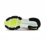 ⁦Nike Vomero 18 Barely Green Hyper Crimson⁩ – תמונה ⁦5⁩