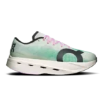 On Cloudboom Volt Iceberg Mantis