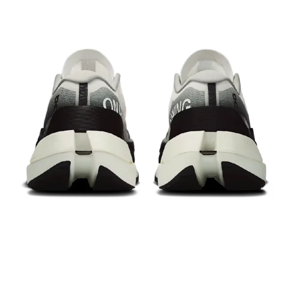 ⁦On Cloudboom Max White Black⁩ – תמונה ⁦3⁩