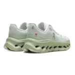 ⁦On Cloudtilt Pale Green⁩ – תמונה ⁦3⁩