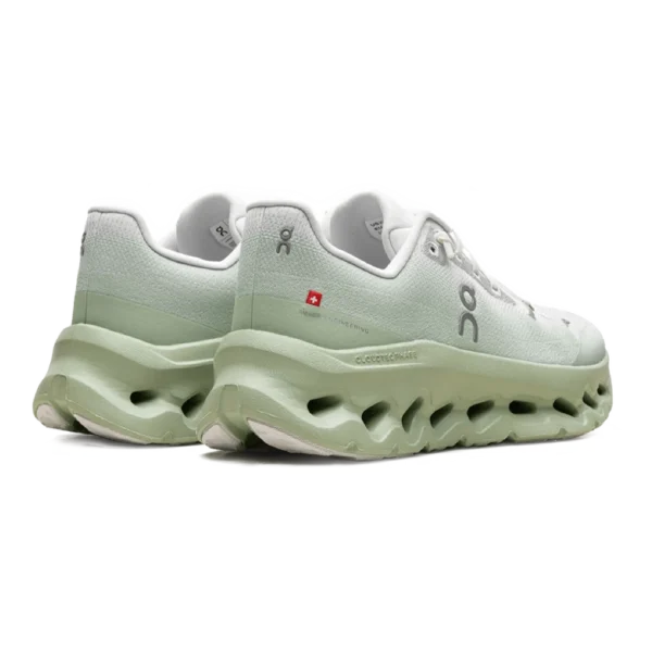 ⁦On Cloudtilt Pale Green⁩ – תמונה ⁦3⁩