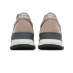 ⁦New Balance 990 "Kith" Dusty Rose⁩ – תמונה ⁦3⁩