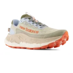 ⁦New Balance Fresh Foam X More Trail v3 Fatigue Green Poppy⁩ – תמונה ⁦2⁩