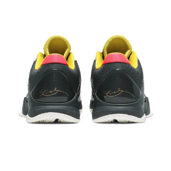 ⁦Nike Kobe 5 Protro "EYBL" Forest Green Metallic Red Yellow⁩ – תמונה ⁦3⁩