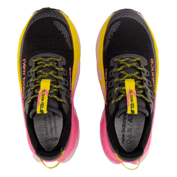 ⁦New Balance Fresh Foam X More Trail v3 Black Ginger Lemon Real Pink⁩ – תמונה ⁦4⁩