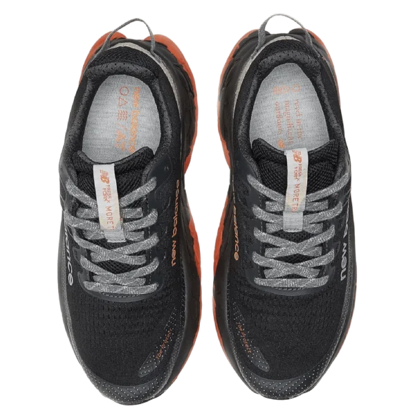 ⁦New Balance Fresh Foam X More Trail v3 Black Cayenne⁩ – תמונה ⁦4⁩